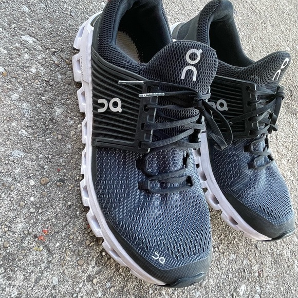 On Cloudswift WoMen's US 9.5 Running Shoes Black Mesh Lace-Up Athletic Sneakers - Picture 3 of 10